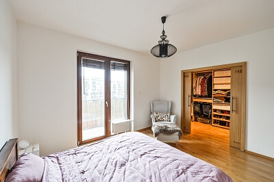 Učňovská, Hrdlořezy - Prague 9 | Sale, Apartment Three-bedroom (4+kk), 150 m²