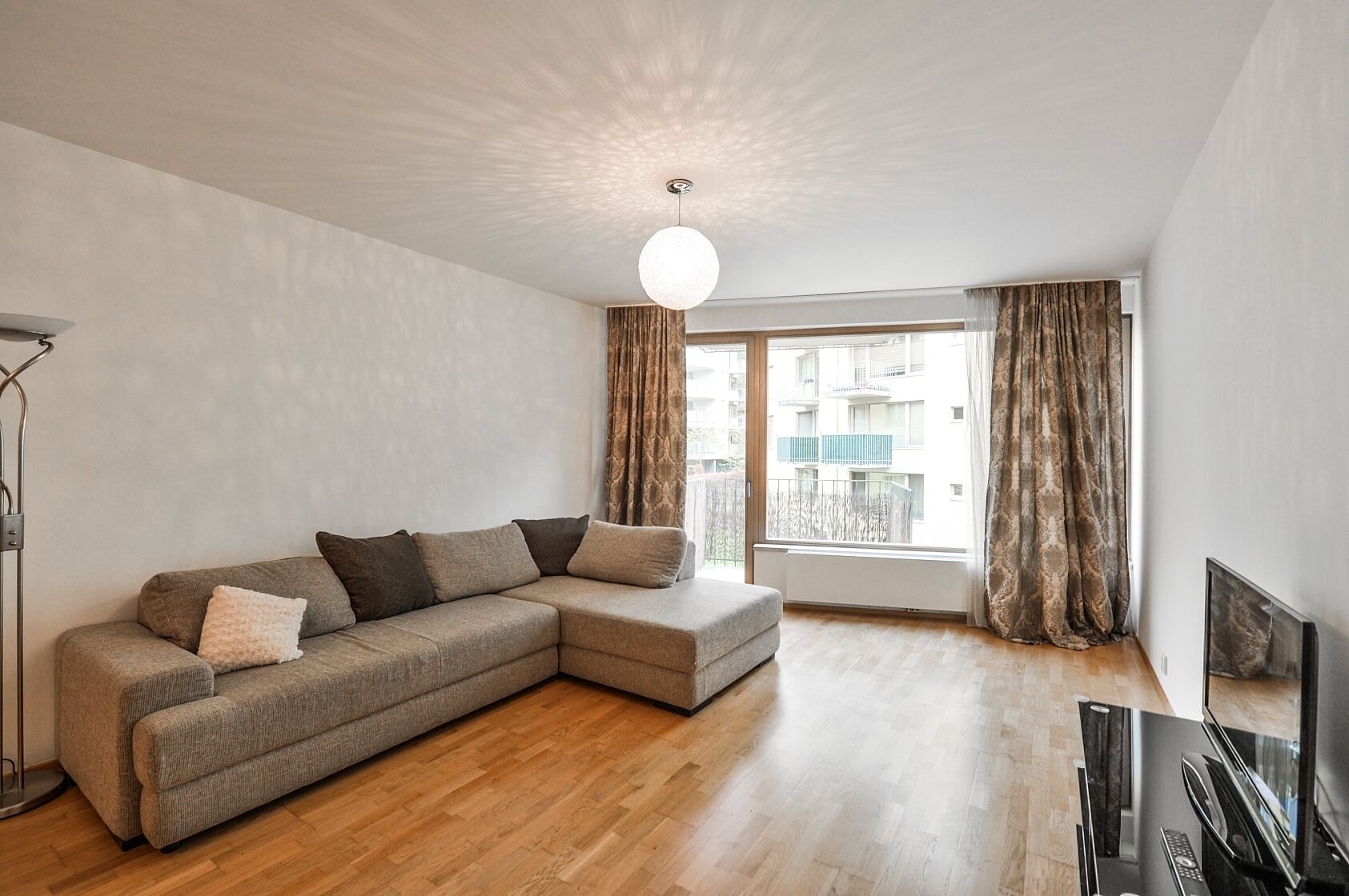 Jeseniova, Žižkov - Prague 3 | Sale, Apartment One-bedroom (2+kk), 63 m²