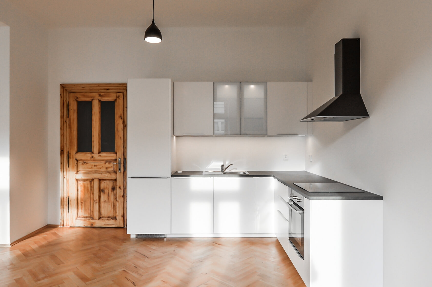 Jana Zajíce, Bubeneč - Praha 7 | Pronájem, Byt 3+kk, 100 m²