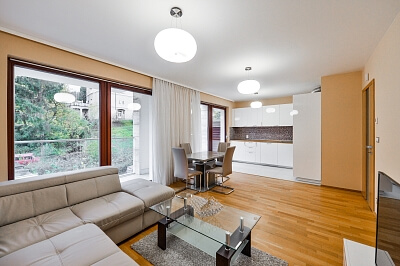 U Nikolajky, Smíchov - Praha 5 | Pronájem, Byt 2+kk, 82 m²