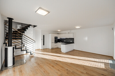 Miřetická, Písnice - Praha 4 | Pronájem, Rodinný dům 6+kk, 185 m²