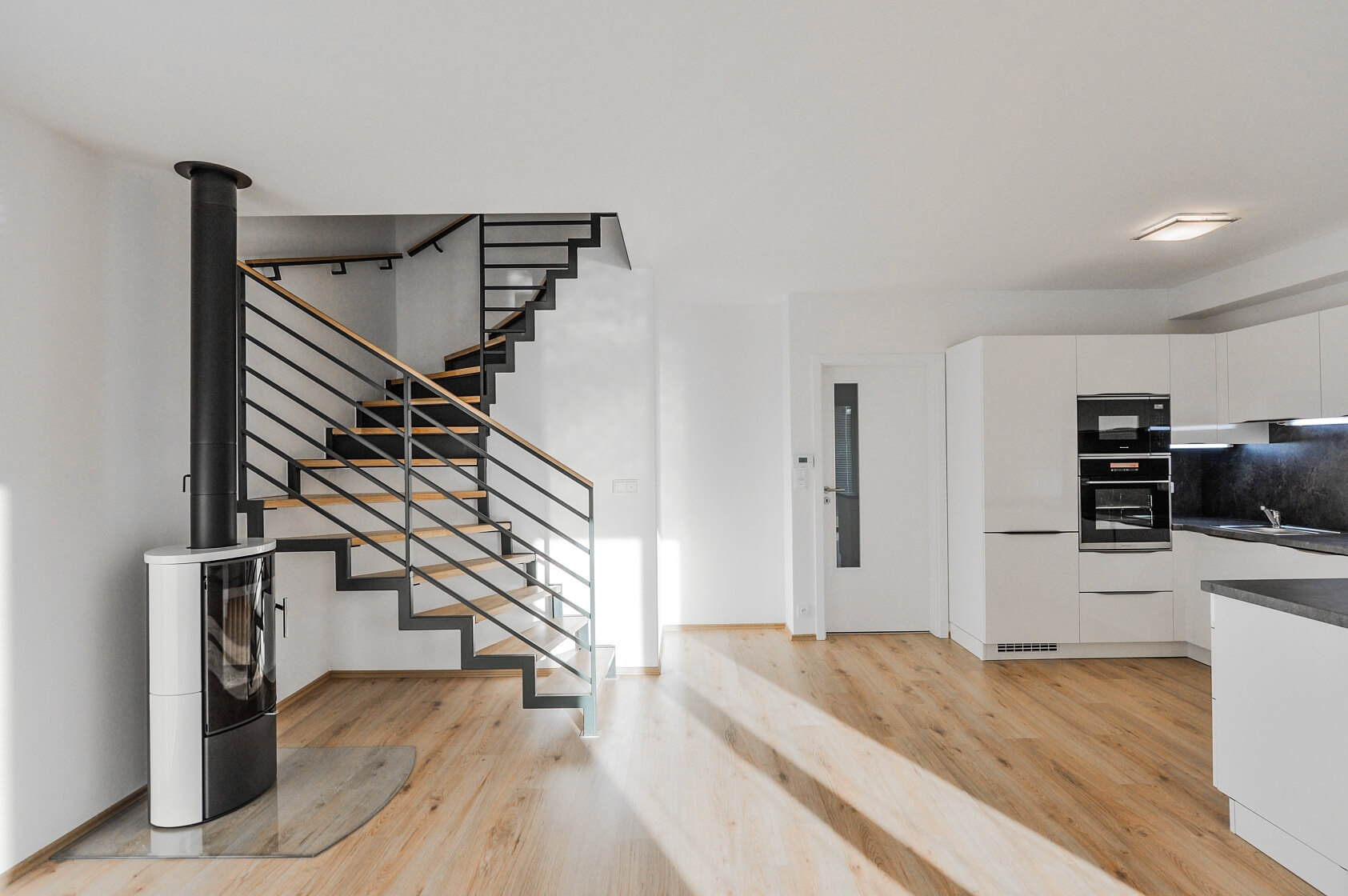 Miřetická, Písnice - Praha 4 | Pronájem, Rodinný dům 6+kk, 185 m²