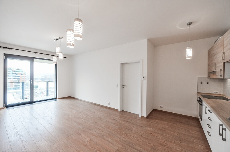 U Mlýnského kanálu, Karlín - Praha 8 | Pronájem, Byt 2+kk, 65 m²