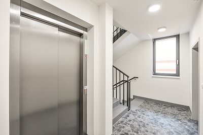 U Mlýnského kanálu, Karlín - Prague 8 | Rent, Apartment One-bedroom (2+kk), 65 m²