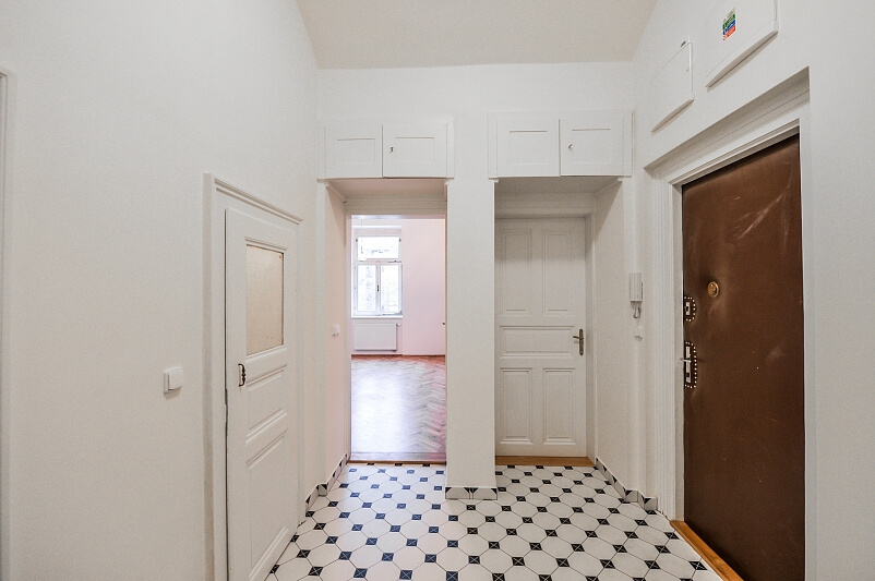 Jana Zajíce, Bubeneč - Prague 7 | Rent, Apartment One-bedroom (2+1), 80 m²