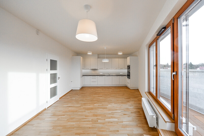 U Hranic, Strašnice - Praha 10 | Pronájem, Byt 3+kk, 116 m²