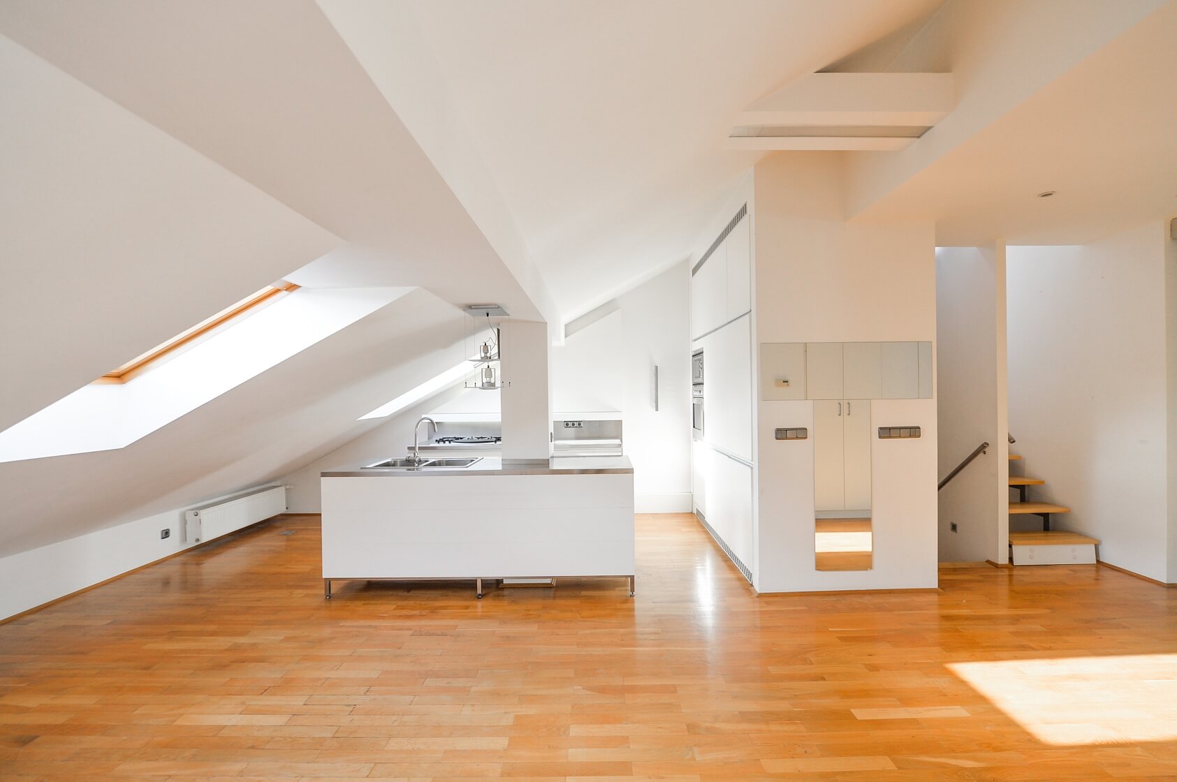 Lucemburská, Žižkov - Prague 3 | Sale, Apartment One-bedroom (2+kk), 139 m²