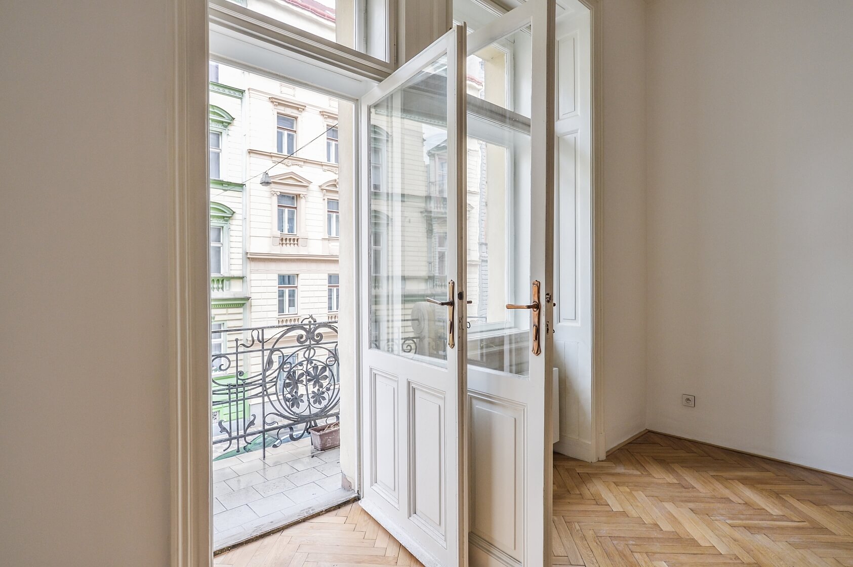 Zborovská, Smíchov - Prague 5 | Rent, Apartment One-bedroom (2+1), 86 m²