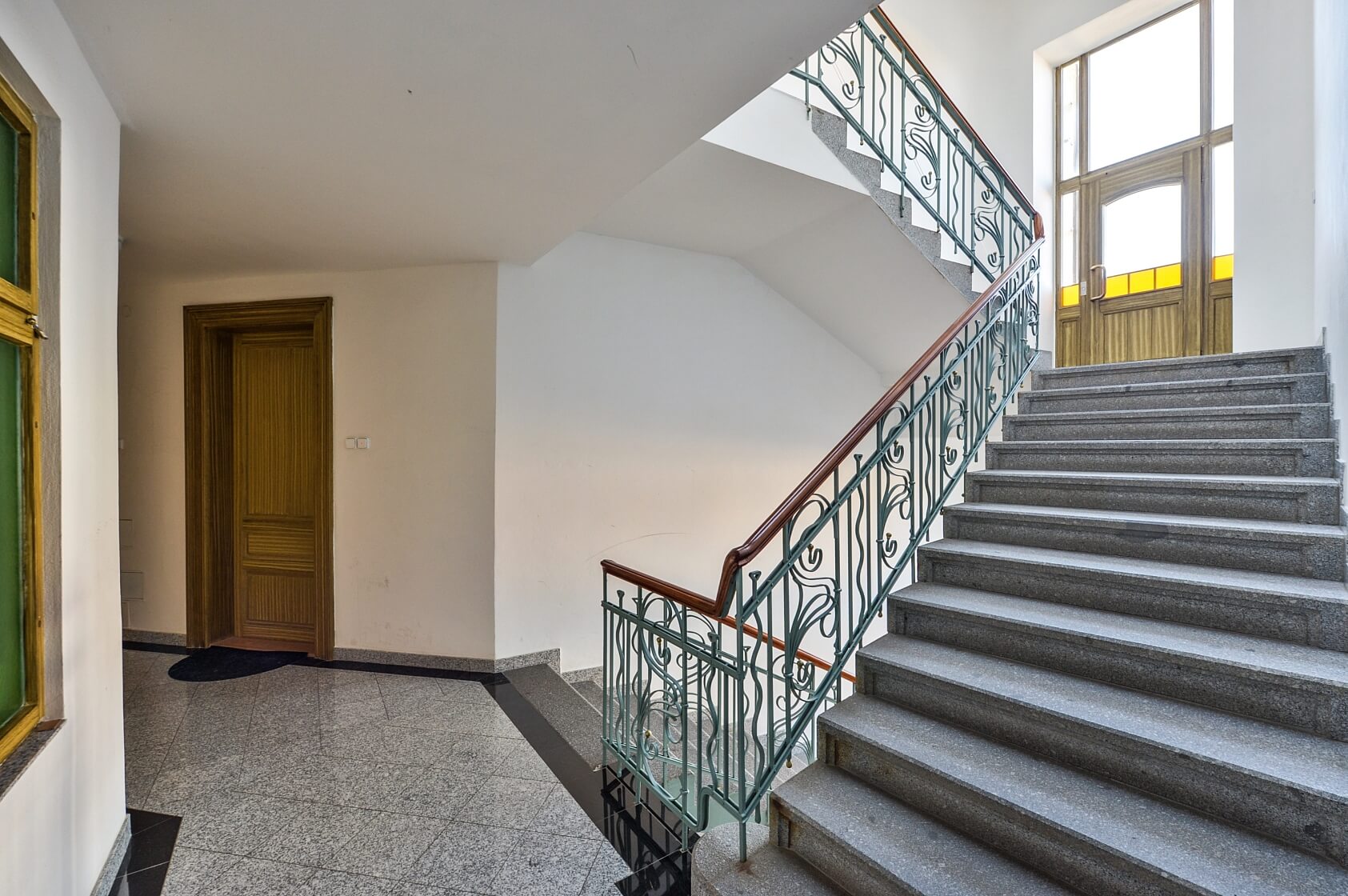 Na Švihance, Vinohrady - Prague 2 | Rent, Apartment Two-bedroom (3+1), 100 m²