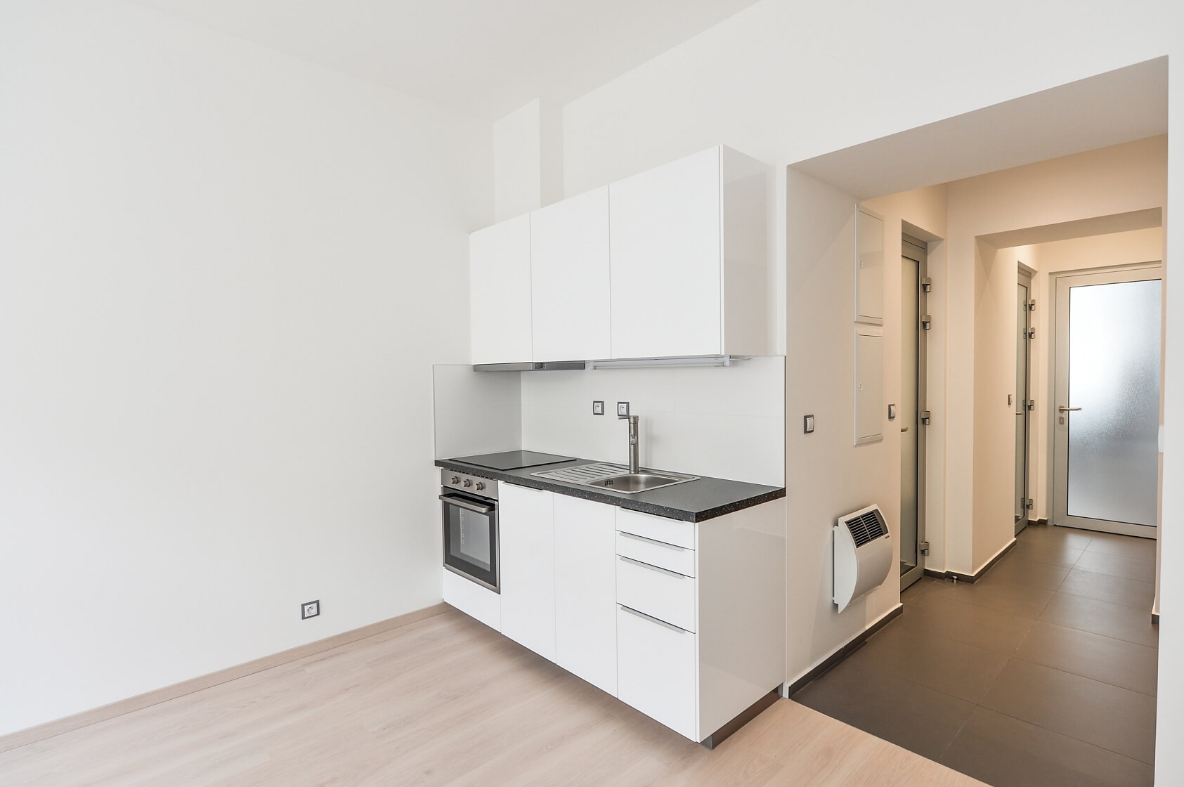 Ovenecká, Holešovice - Prague 7 | Rent, Apartment One-bedroom (2+kk), 40 m²