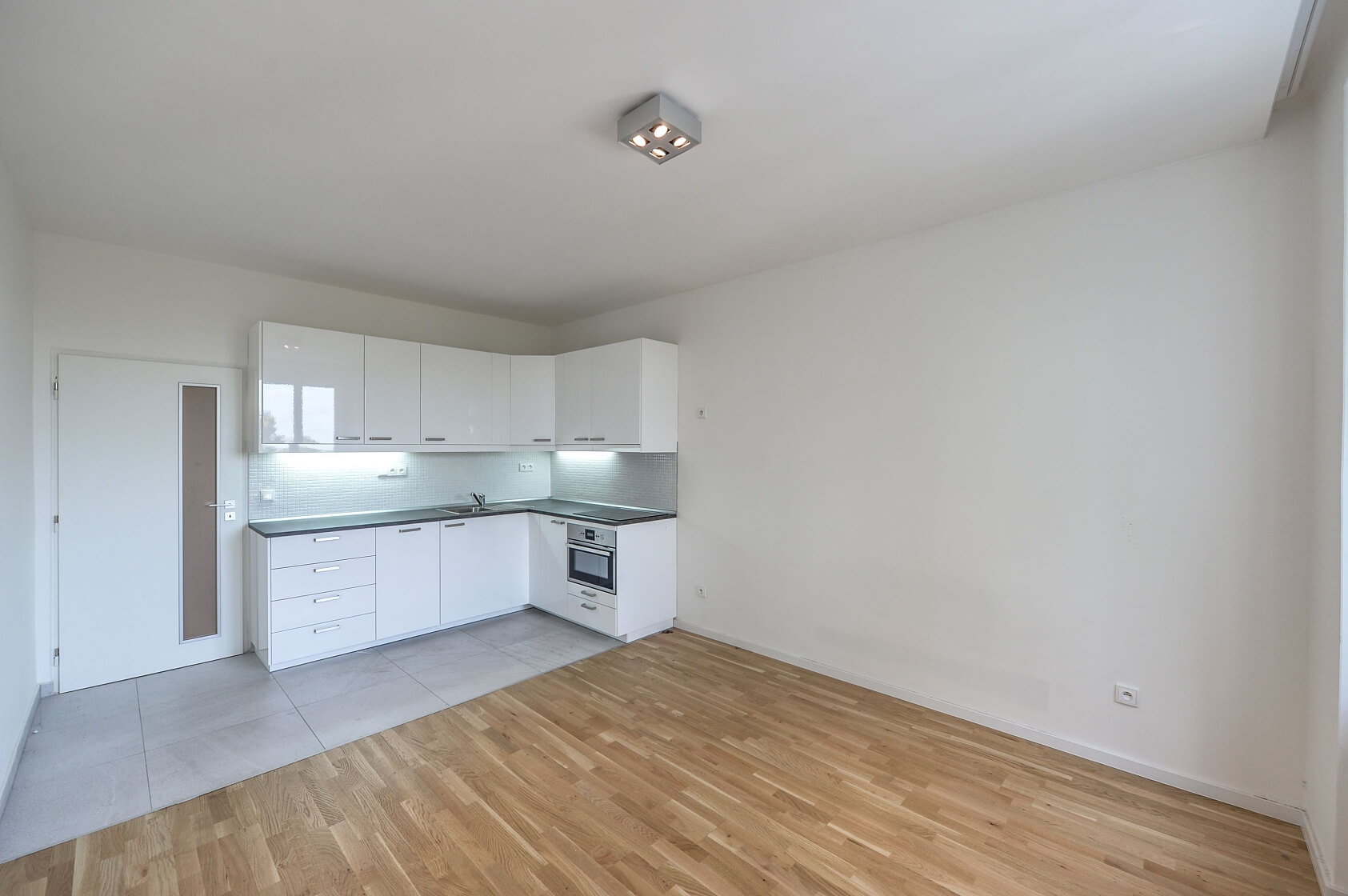 Hollarovo náměstí, Vinohrady - Prague 3 | Rent, Apartment One-bedroom (2+1), 74 m²