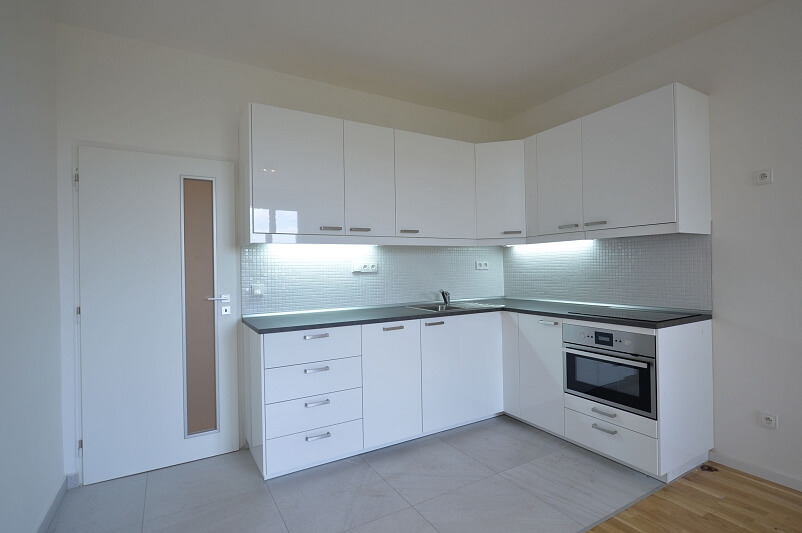 Hollarovo náměstí, Vinohrady - Prague 3 | Rent, Apartment One-bedroom (2+1), 74 m²
