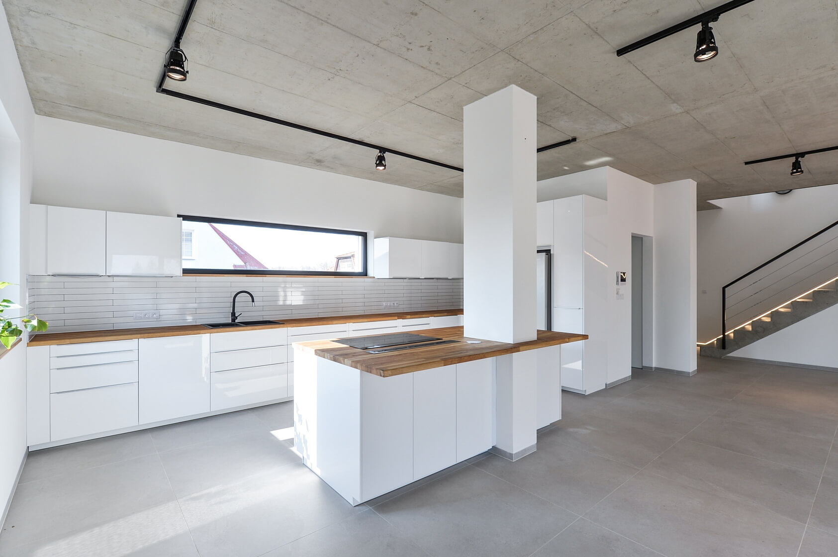 Na Pozorce, Horní Počernice - Praha 9 | Pronájem, Rodinný dům 5+kk, 323 m²