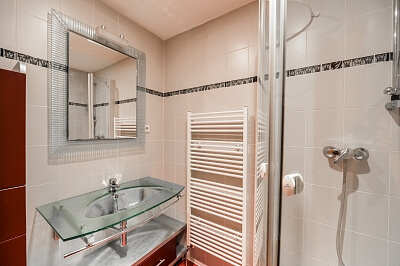 Gutova, Strašnice - Prague 10 | Sale, Apartment Four-bedroom (5+kk), 162 m²
