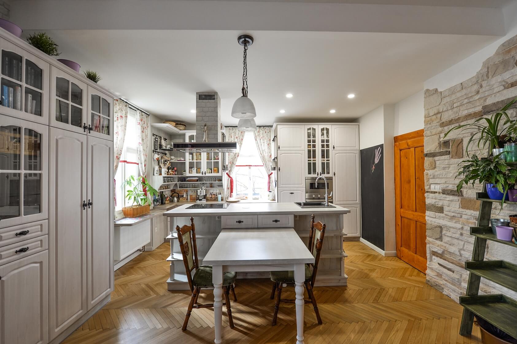 V Holešovičkách, Libeň - Prague 8 | Rent, Apartment Two-bedroom (3+kk), 72 m²