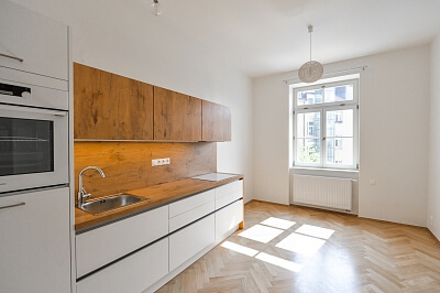 Korunovační, Bubeneč - Prague 7 | Rent, Apartment One-bedroom (2+1), 75 m²