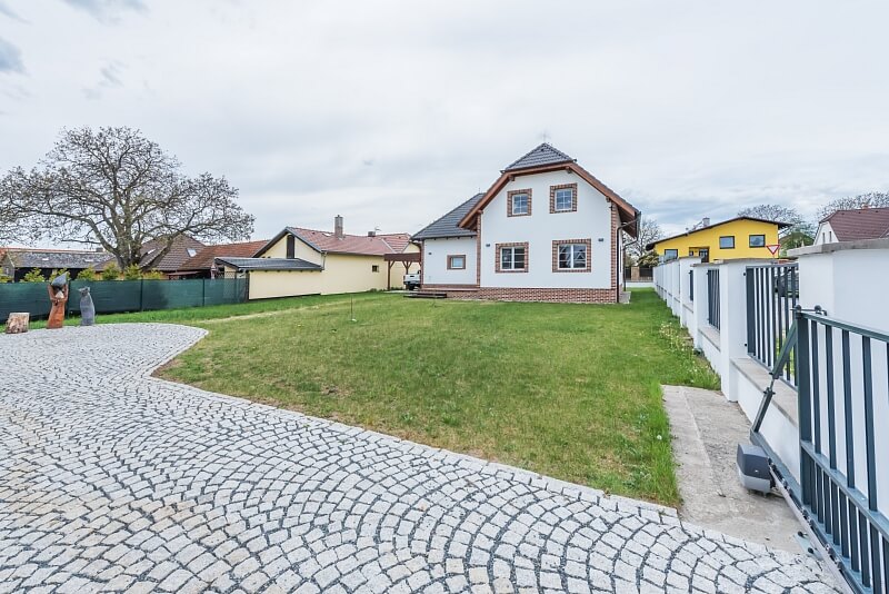 Libeň u Libeře, Jesenice - Praha-západ | Sale, House Three-bedroom (4+kk), 259 m²
