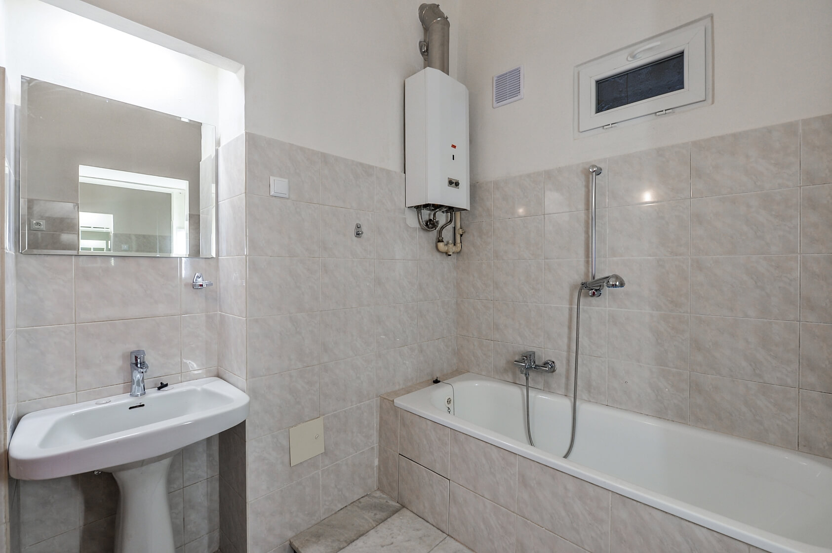 U Dvou srpů, Smíchov - Prague 5 | Rent, Apartment Two-bedroom (3+1), 120 m²