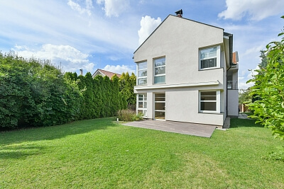 Třešňová, Průhonice - Praha-západ | Rent, House Four-bedroom (5+1), 250 m²