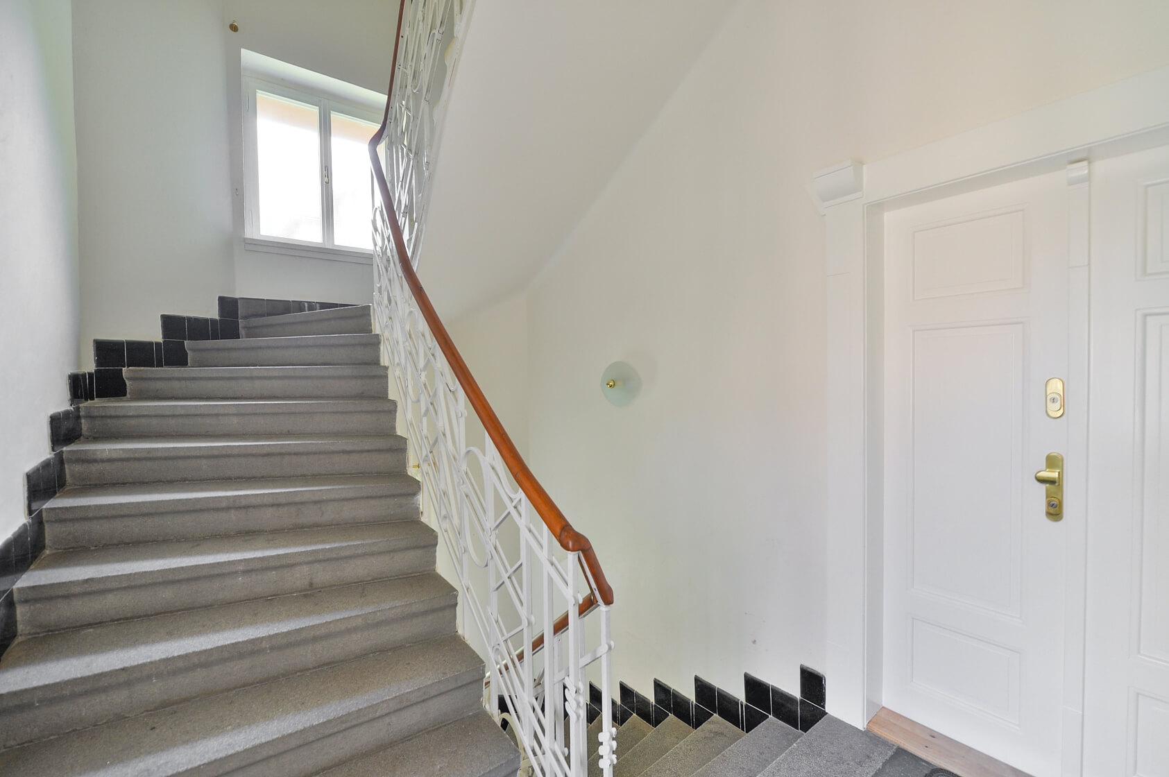 Na Šafránce, Vinohrady - Prague 10 | Rent, Apartment One-bedroom (2+1), 85 m²