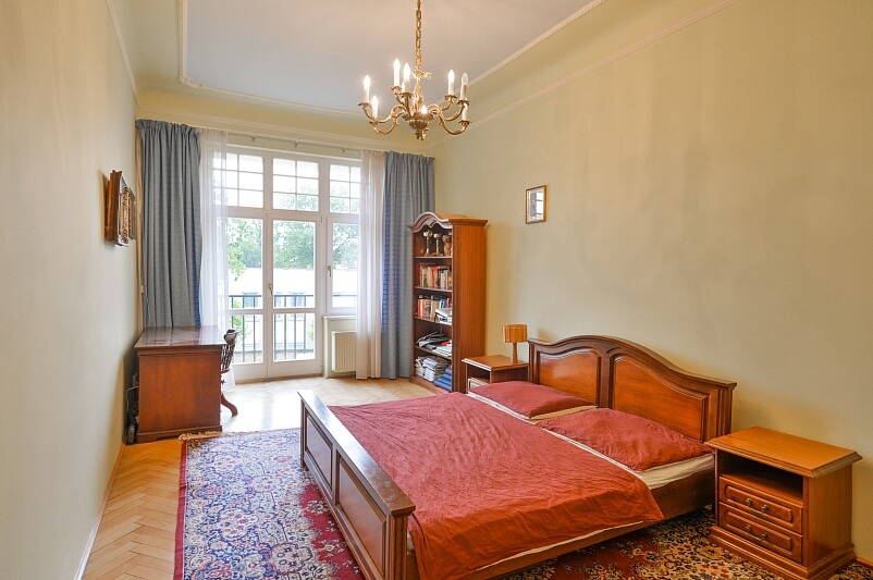 Salmovská, Nové Město - Prague 2 | Rent, Apartment Two-bedroom (3+1), 98 m²