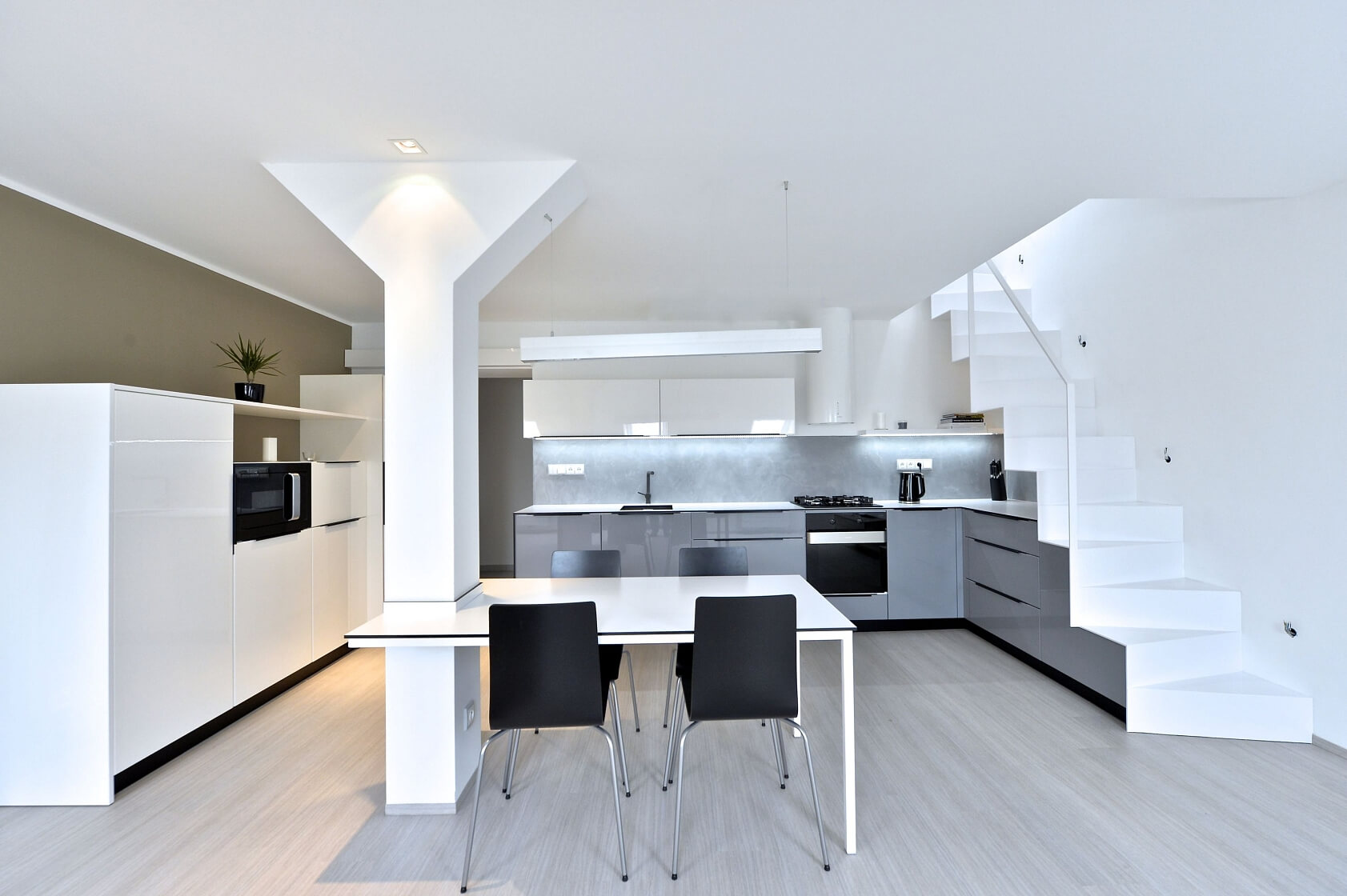 Ortenovo náměstí, Holešovice - Prague 7 | Rent, Apartment Two-bedroom (3+kk), 90 m²