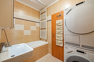 Svitákova, Stodůlky - Prague 5 | Rent, Apartment One-bedroom (2+kk), 59 m²