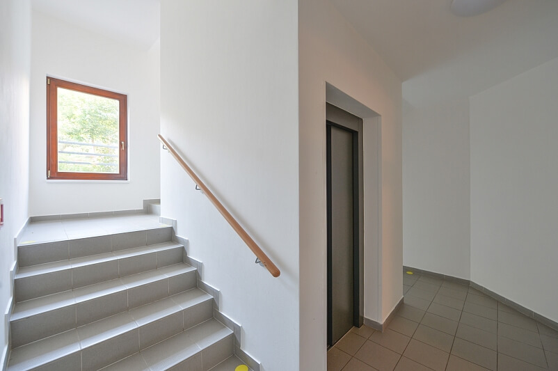 Jeřabinova, Smíchov - Prague 5 | Rent, Apartment Studio (1+kk), 35 m²