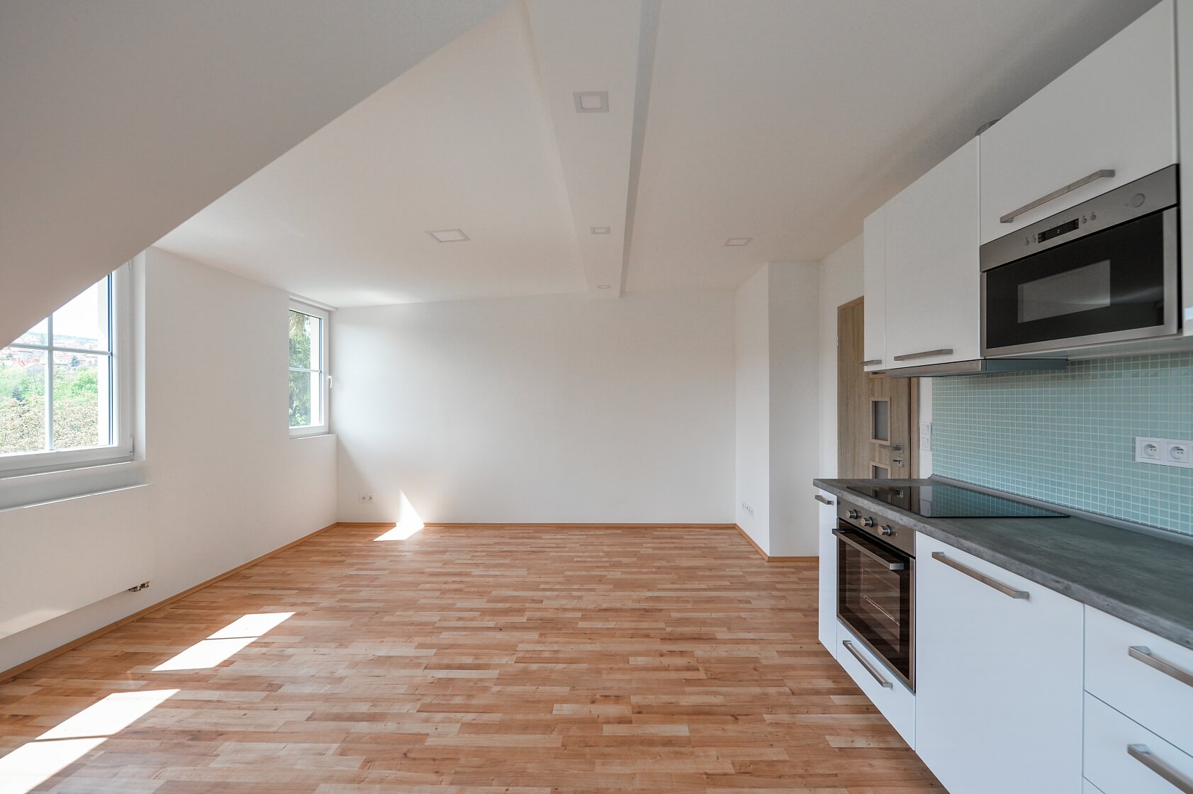 Plzeňská, Smíchov - Praha 5 | Pronájem, Byt 4+kk, 85 m²