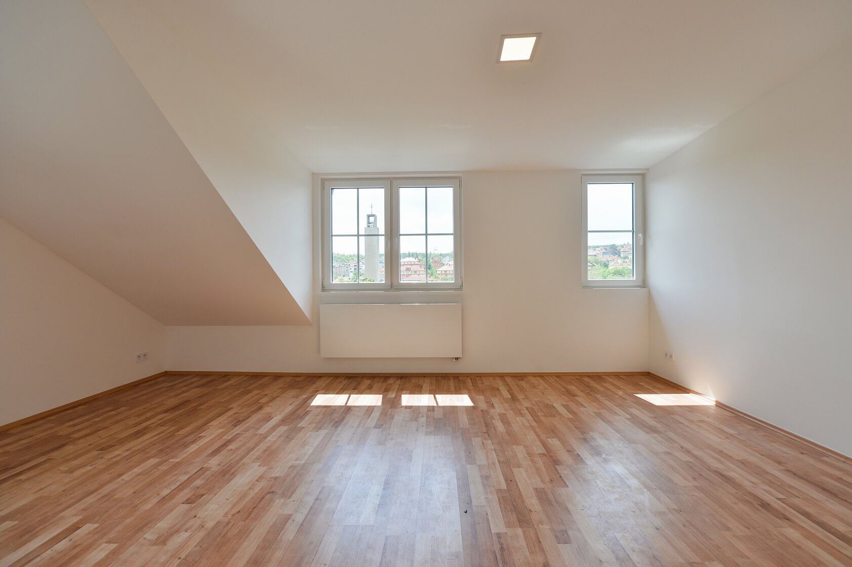 Plzeňská, Smíchov - Prague 5 | Rent, Apartment Three-bedroom (4+kk), 85 m²