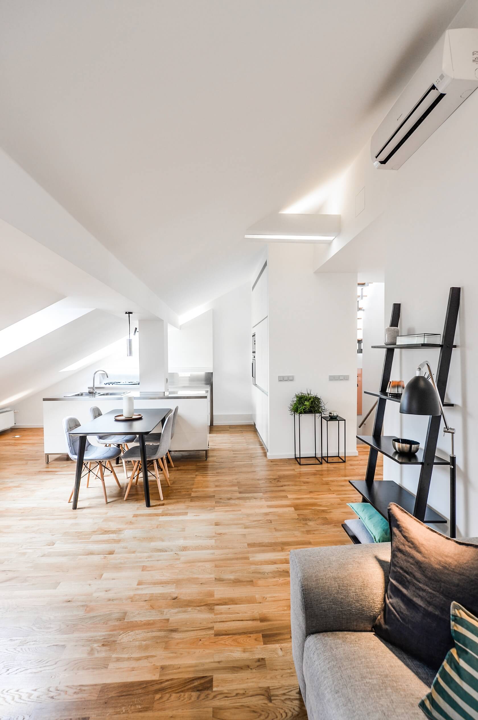 Lucemburská, Žižkov - Praha 3 | Pronájem, Byt 2+kk, 156 m²