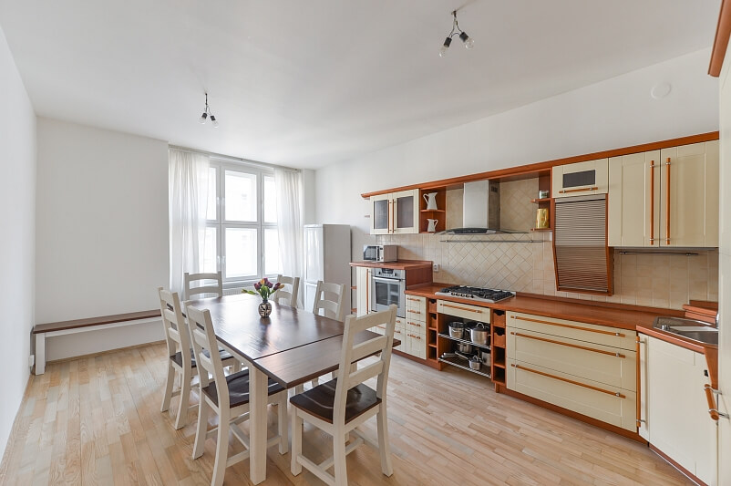 Eliášova, Bubeneč - Prague 6 | Sale, Apartment Three-bedroom (4+1), 145 m²