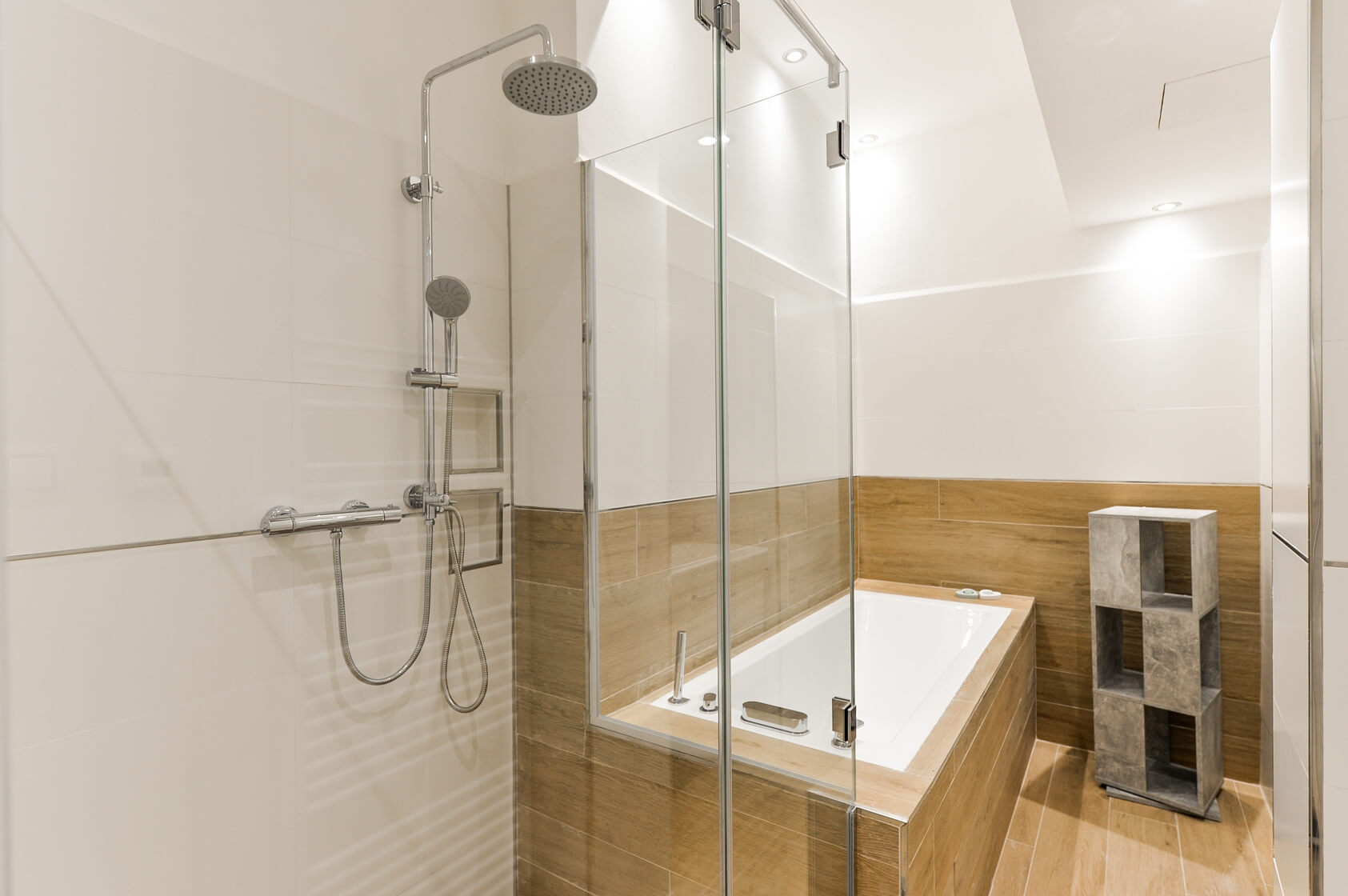 Slezská, Vinohrady - Prague 3 | Rent, Apartment One-bedroom (2+kk), 89 m²