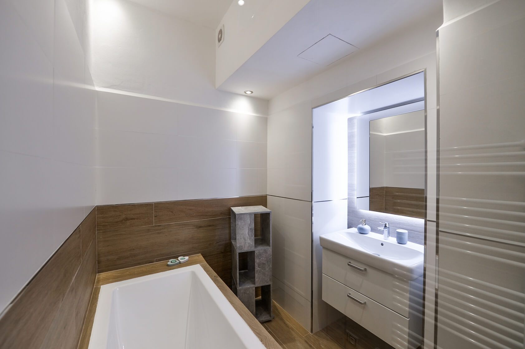 Slezská, Vinohrady - Prague 3 | Rent, Apartment One-bedroom (2+kk), 89 m²