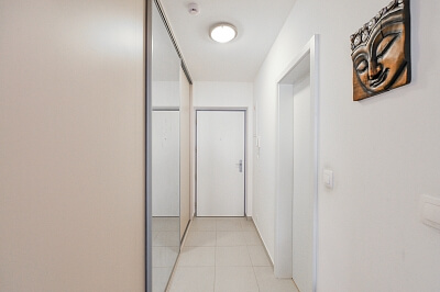 K Beranovu, Dolní Chabry - Prague 8 | Sale, Apartment One-bedroom (2+kk), 68 m²