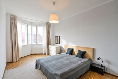 Hradešínská, Vinohrady - Prague 10 | Rent, Apartment One-bedroom (2+1), 95 m²