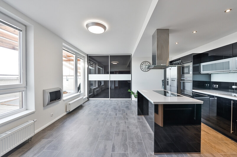 Kryšpínova, Dolní Měcholupy - Prague 10 | Sale, Apartment Three-bedroom (4+kk), 128 m²