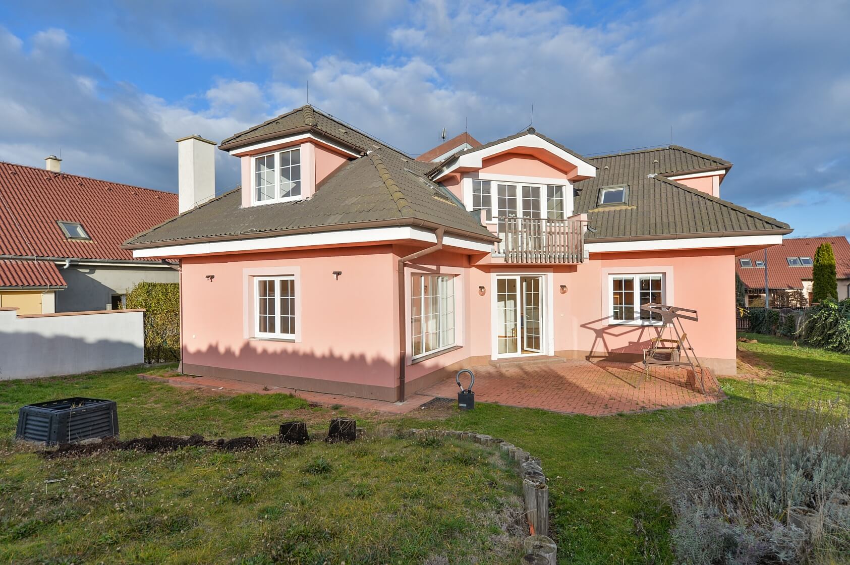 U Strouhy, Čakovice - Praha 9 | Prodej, Rodinný dům 5+kk, 276 m²