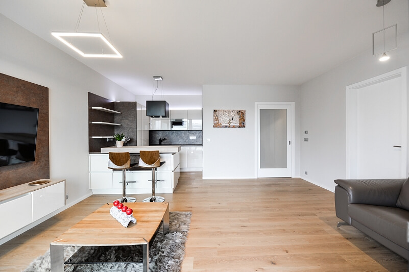 Menclova, Libeň - Prague 8 | Rent, Apartment One-bedroom (2+kk), 57 m²