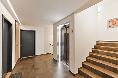 Menclova, Libeň - Praha 8 | Pronájem, Byt 2+kk, 67 m²