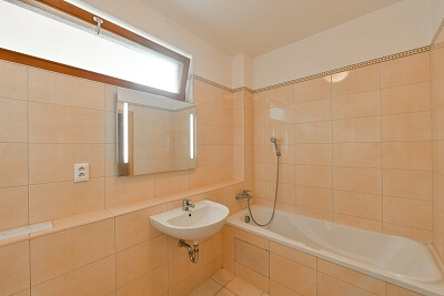 Varhulíkové, Holešovice - Praha 7 | Pronájem, Byt 2+kk, 82 m²