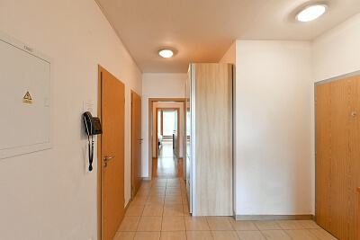 Varhulíkové, Holešovice - Praha 7 | Pronájem, Byt 2+kk, 82 m²