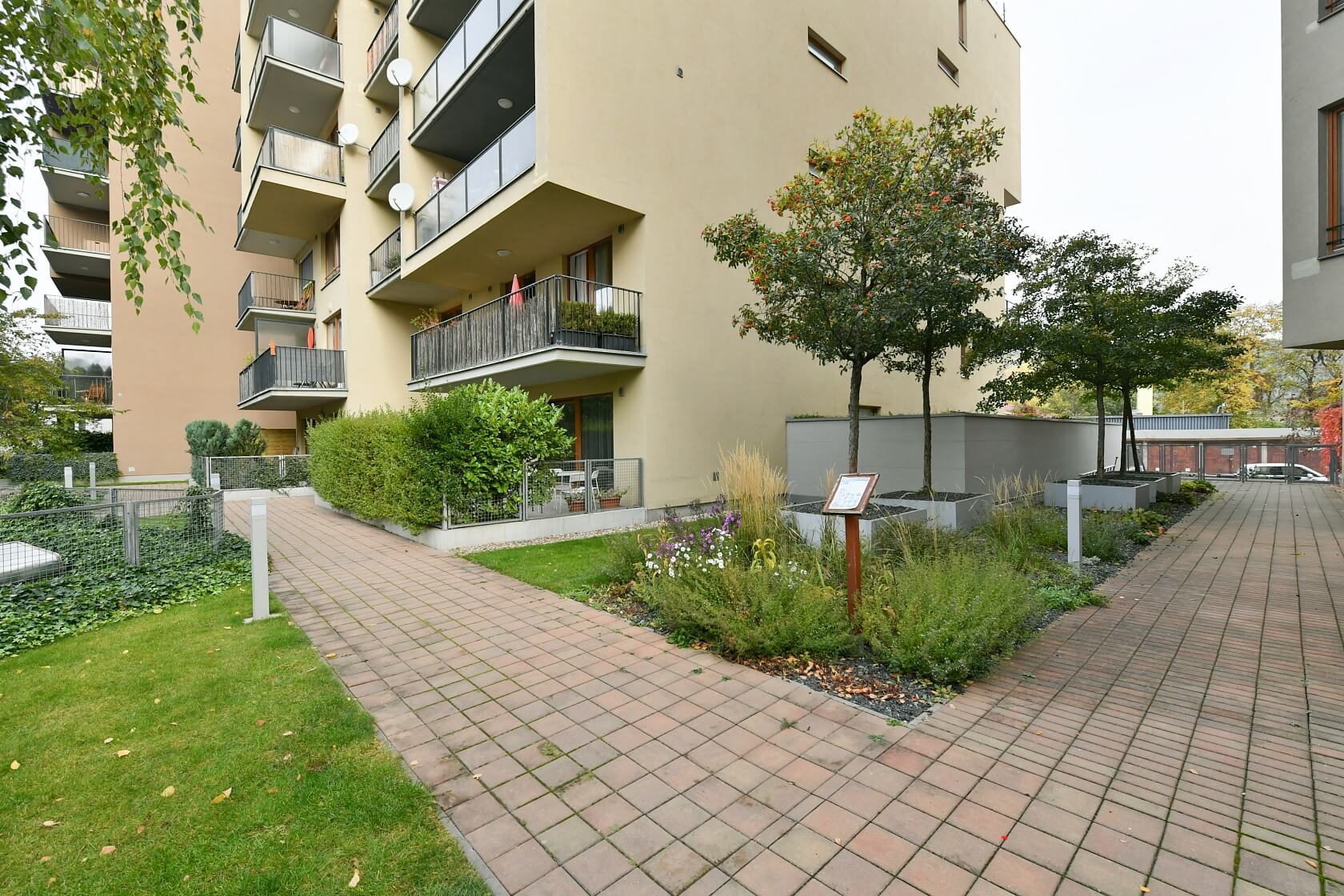 Varhulíkové, Holešovice - Praha 7 | Pronájem, Byt 2+kk, 82 m²