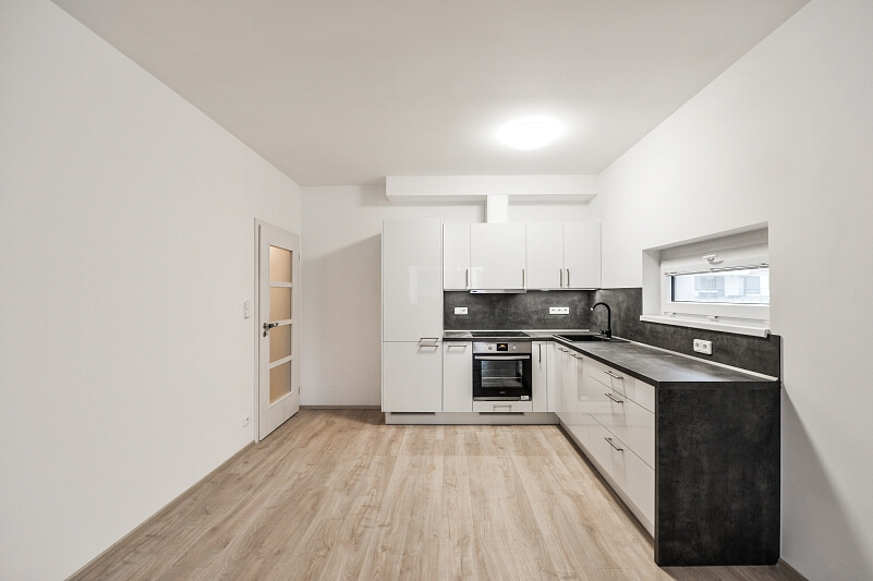 Makedonská, Střížkov - Prague 9 | Rent, Apartment One-bedroom (2+kk), 63 m²