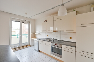 V Kapslovně, Žižkov - Prague 3 | Rent, Apartment One-bedroom (2+kk), 64 m²