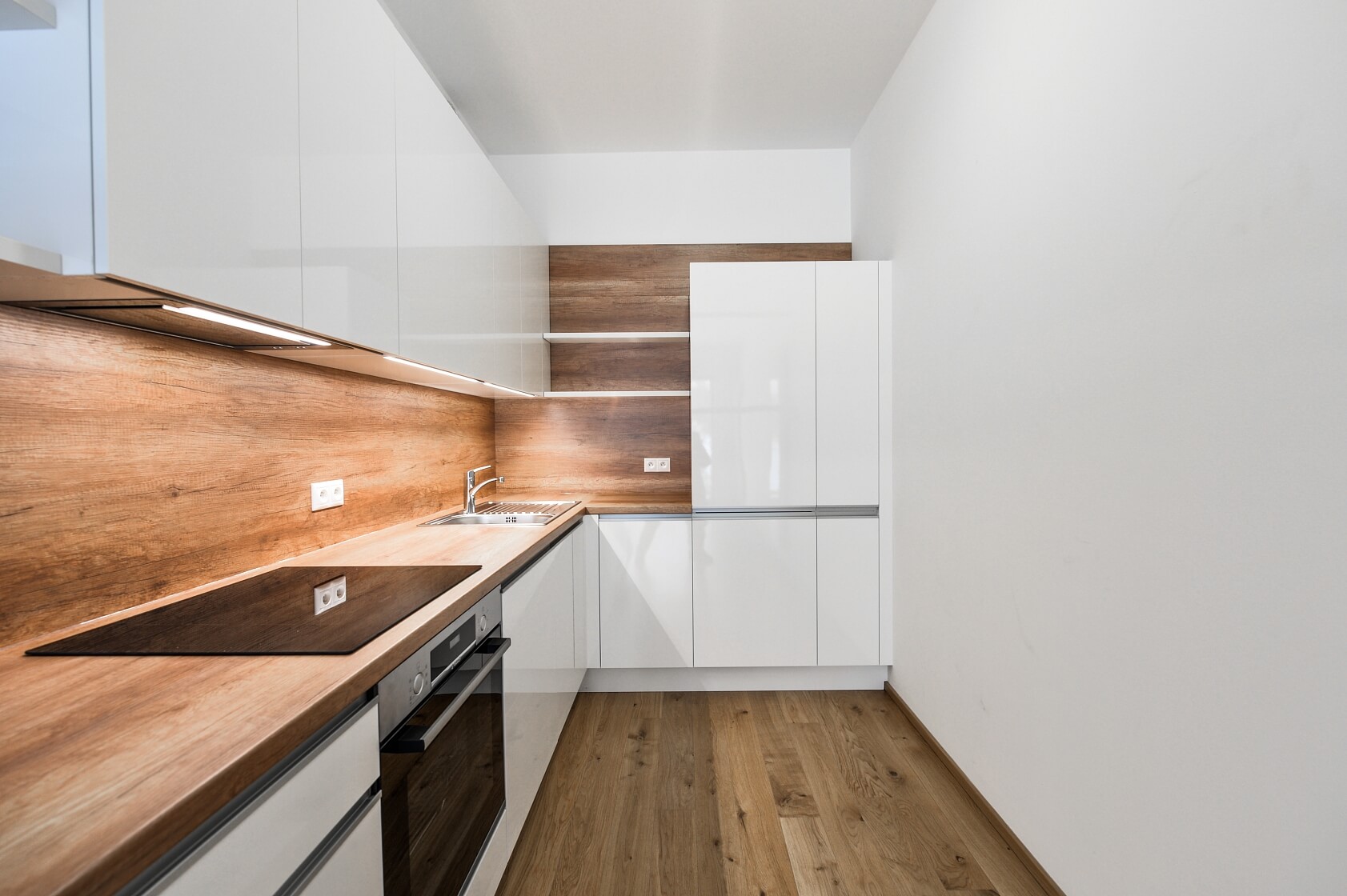 Radičova, Břevnov - Praha 6 | Pronájem, Byt 2+kk, 68 m²