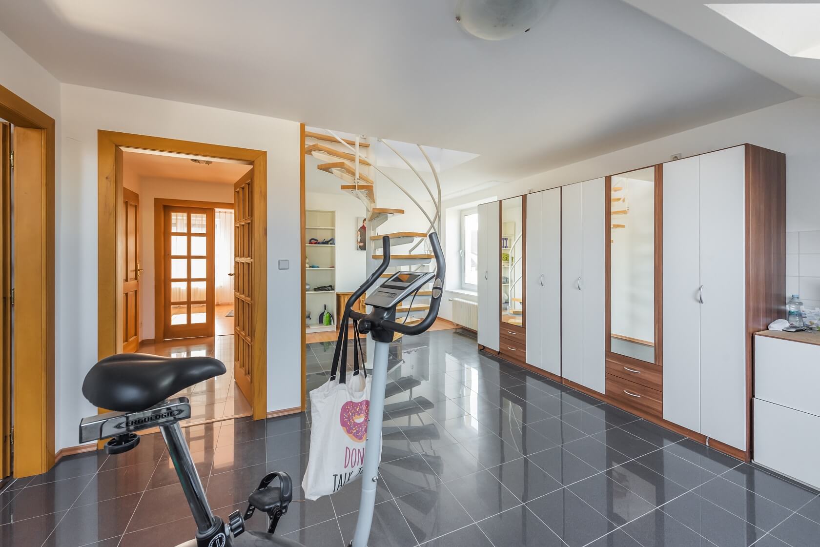 Krajanská, Újezd - Praha 4 | Pronájem, Rodinný dům, 350 m²