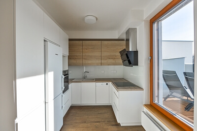 U Hranic, Strašnice - Praha 10 | Pronájem, Byt 3+kk, 132 m²