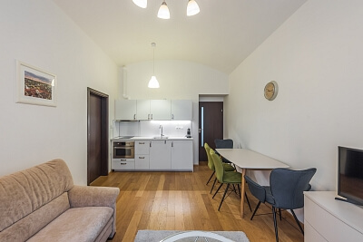 Trojická, Nové Město - Praha 2 | Pronájem, Byt 2+kk, 45 m²