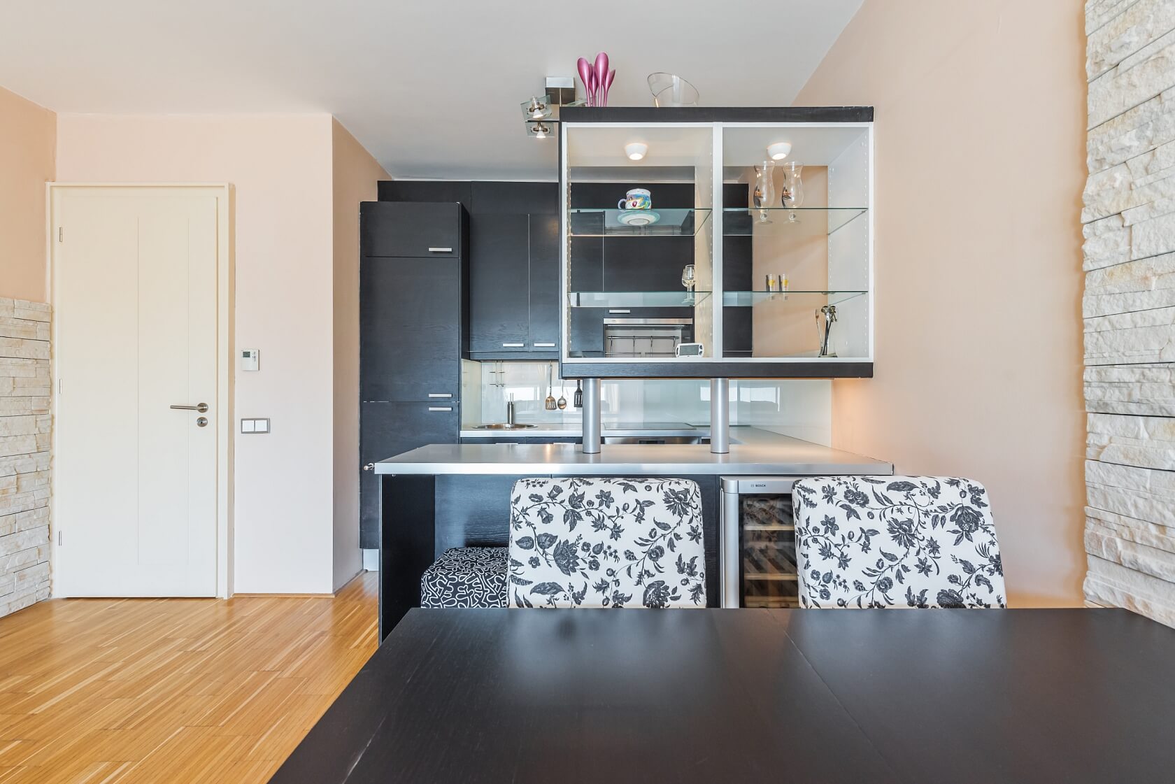 Rohanské nábřeží, Karlín - Prague 8 | Rent, Apartment One-bedroom (2+kk), 67 m²